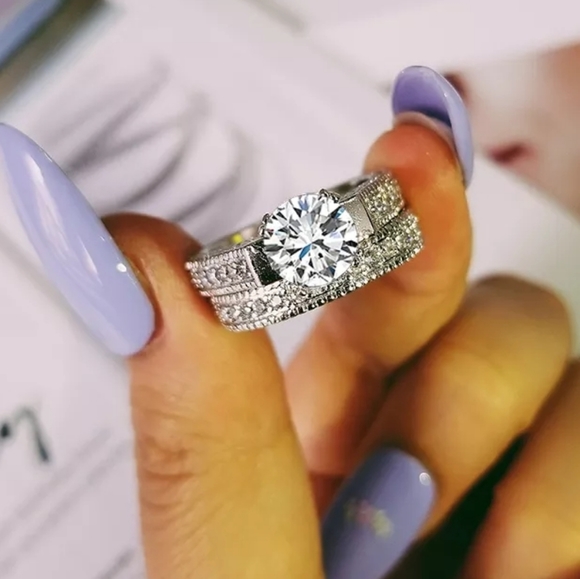 Gorgeous Designer Jewelry Set - Picture 4 of 5